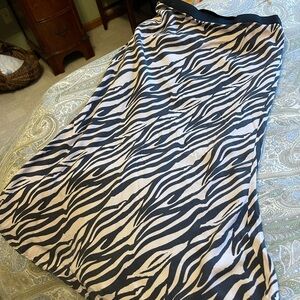 URBAN Romantics Black and Cream Maxi Skirt